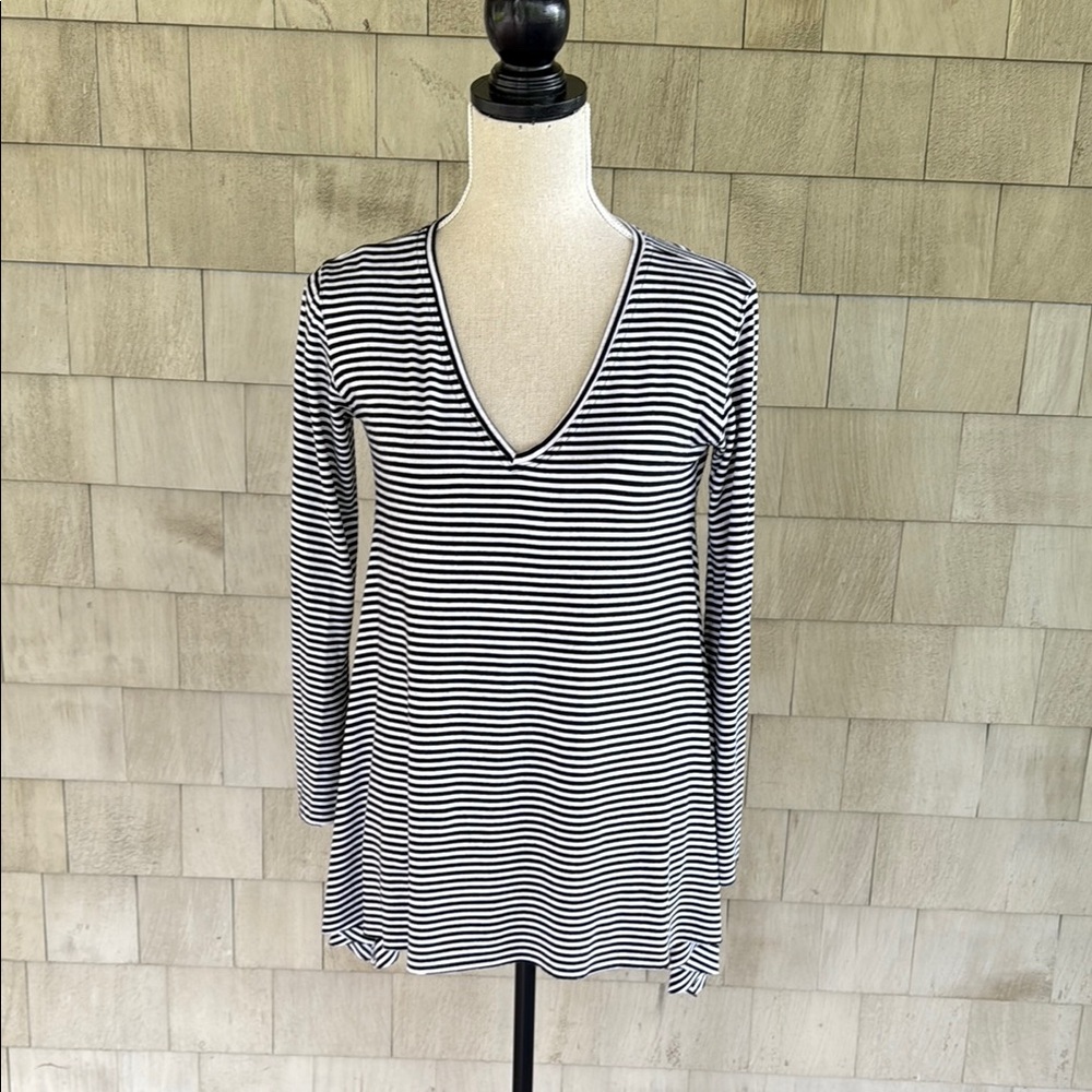 Black and White A line Top from